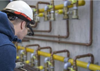 Italgas Chooses RealWear’s HMT-1Z1 Wearable Solution With OverIT Field Services Management Software