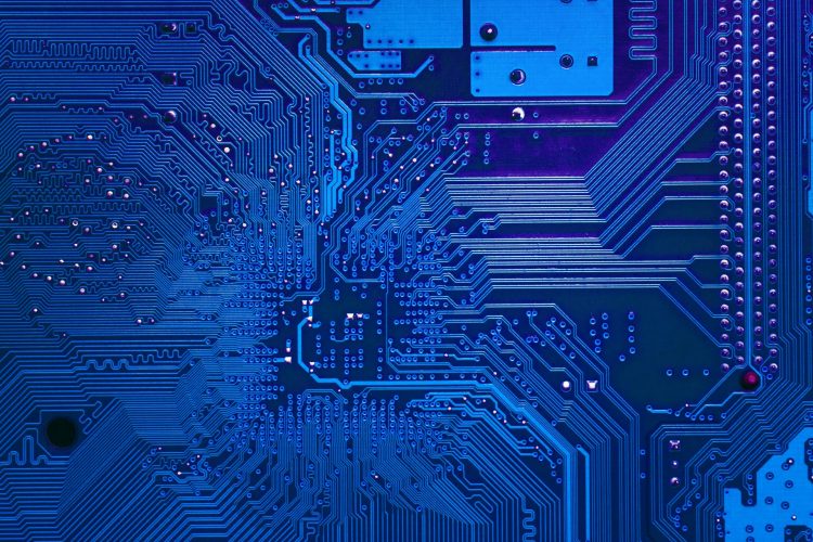 Hybrid transistor improves next-generation displays